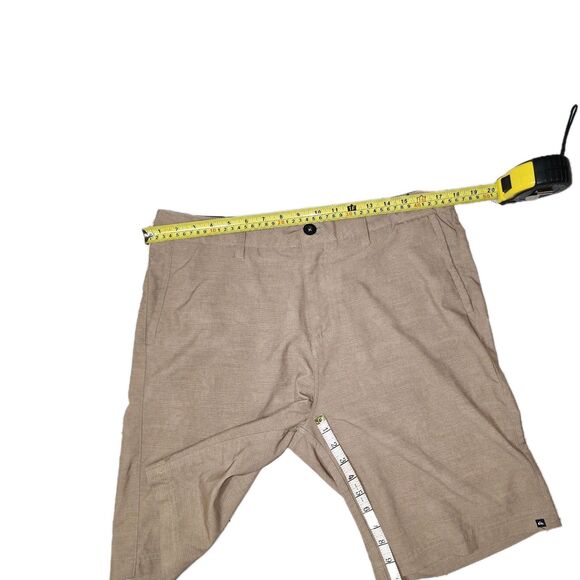 Quiksilver Amphibian Mens Size 33 Hybrid Golf Swim Hike Shorts Tan - Picture 4 of 5